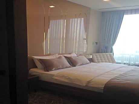 Junior Suite with Balcony