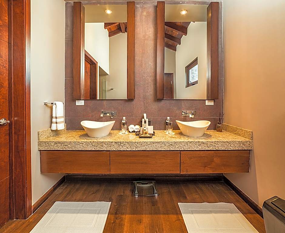 Photo 1 of 3 of Junior Standard Suite