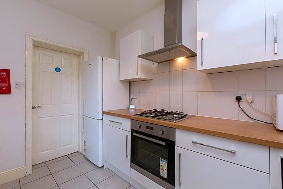 Townhouse @ 27 Electricity St Crewe