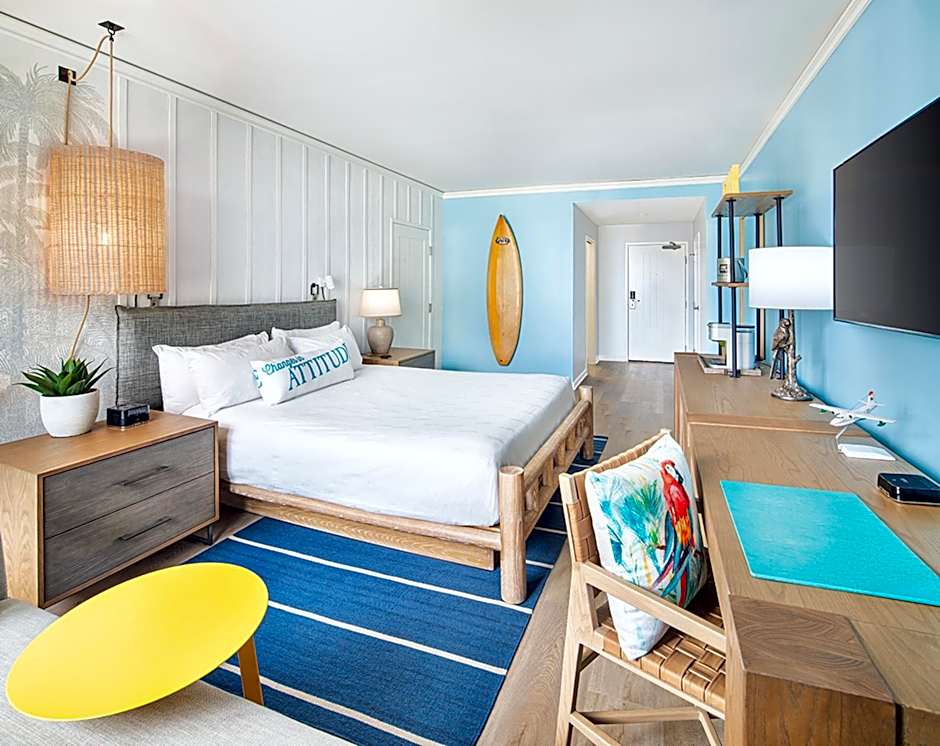 Photo 1 of 4 of Deluxe 1 King Bed, Accessible