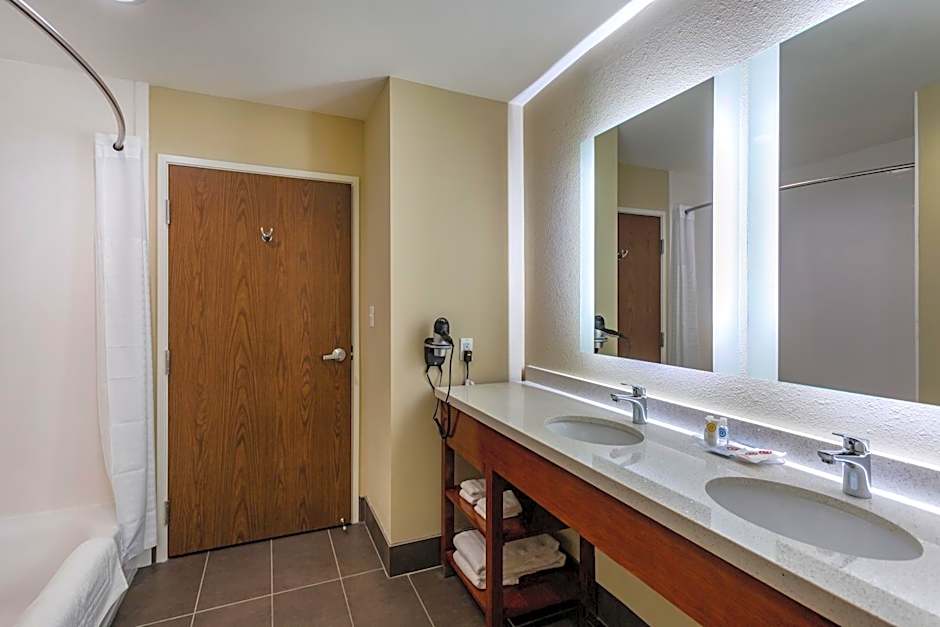 Comfort Suites