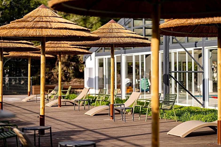 C Hotel Neve Ilan