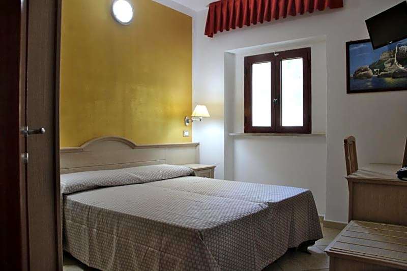 B&B Marina Sleep And Ship