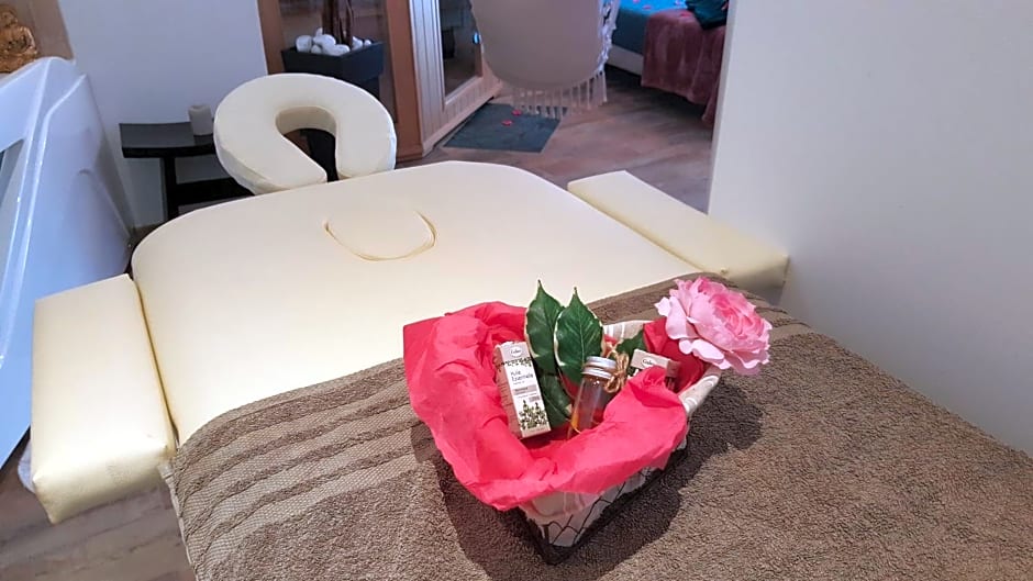 Le Mas Romantique avec Jacuzzi et Sauna privé