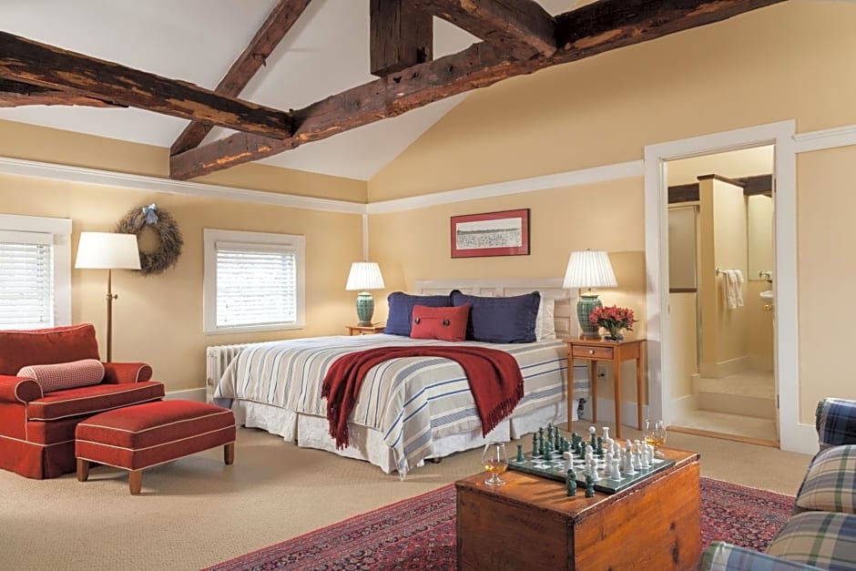 Harbor Light Inn