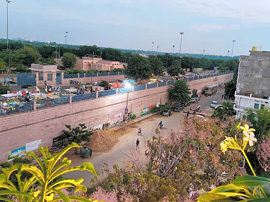 Hotel Seven – Ahmedabad, TN