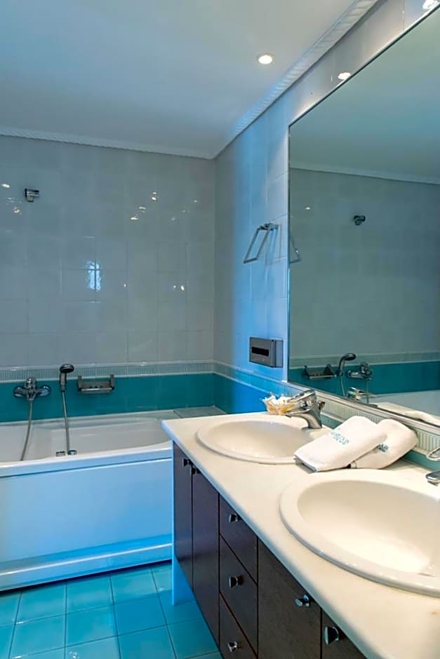 Poseidon Hotel Suites