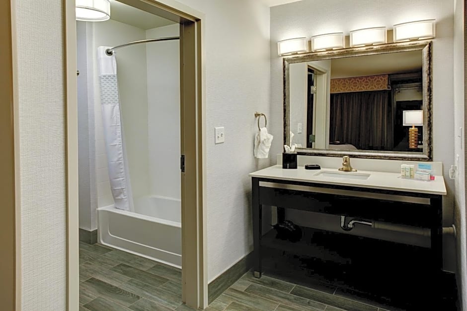 Hampton Inn and Suites Columbus, MS