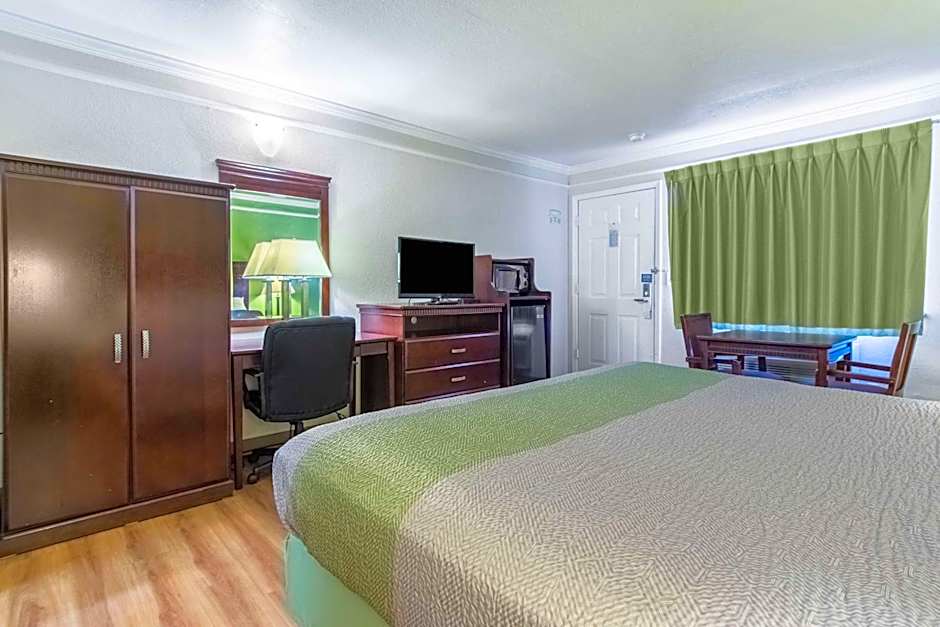Motel 6 Kingsburg