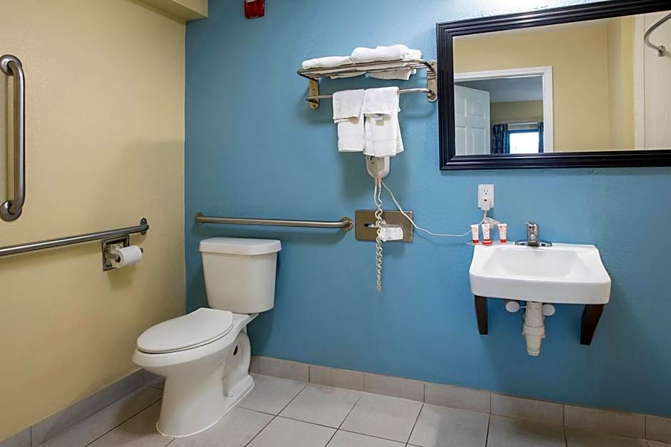 OYO Hotel Knoxville TN Cedar Bluff I-40