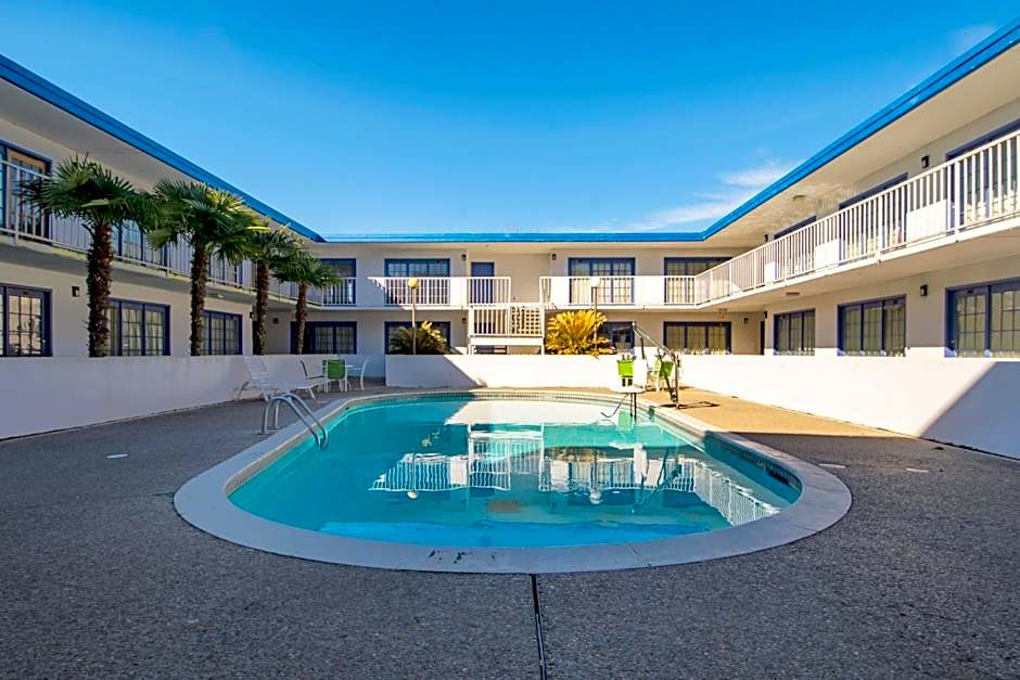 Motel 6-Opelousas, LA