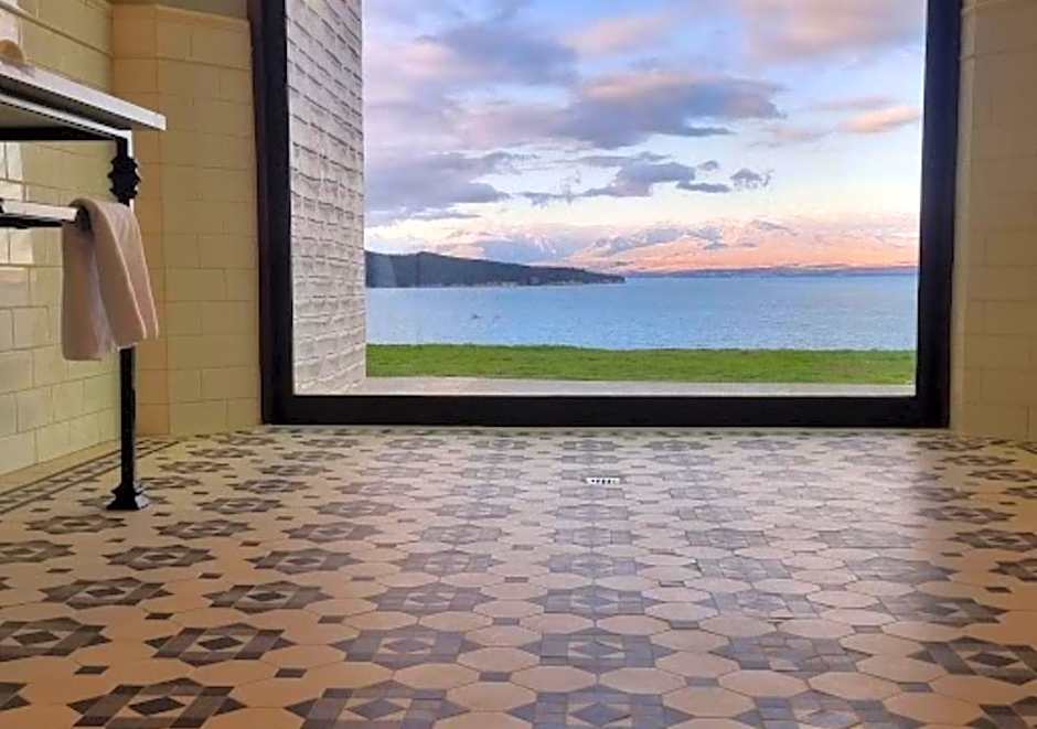 Mt Cook Lakeside Retreat