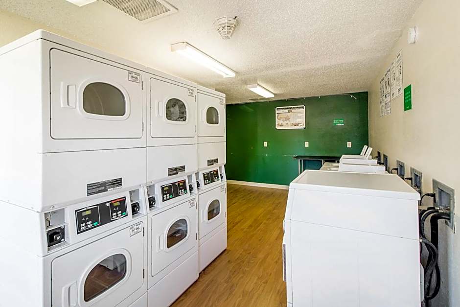 Hometowne Studios Houston - West Oaks/ Energy Corridor