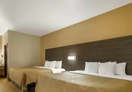 2 King Beds, Suite, Nonsmoking