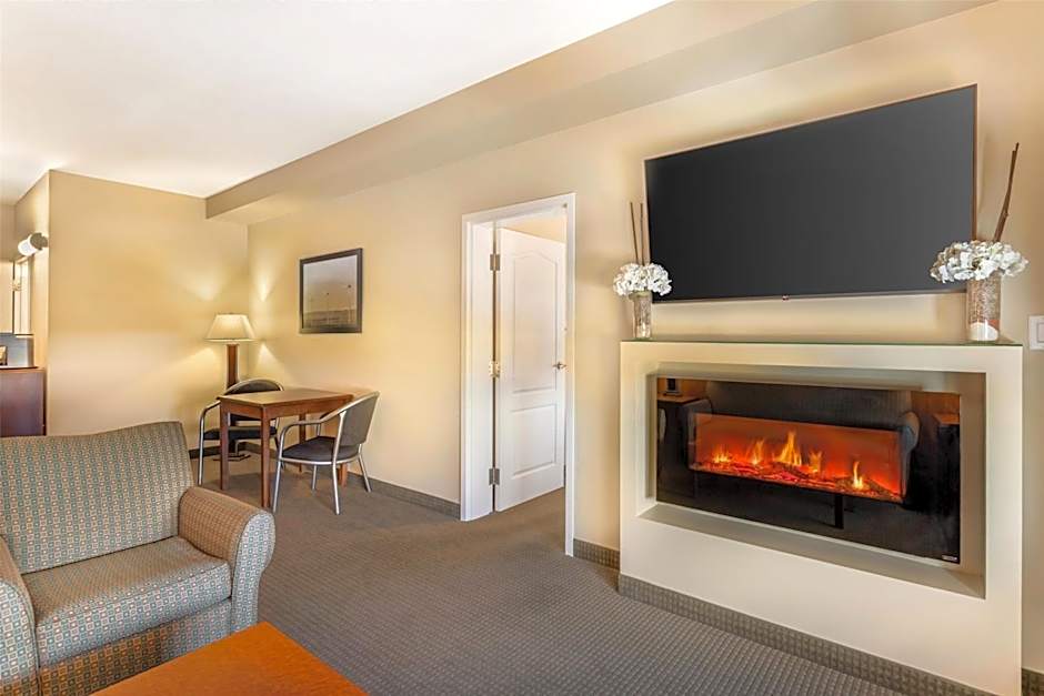 Best Western Plus Service Inn & Suites