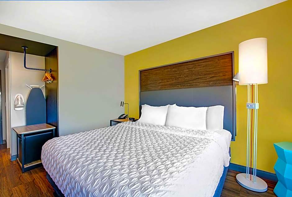 Tru by Hilton Stoughton, WI