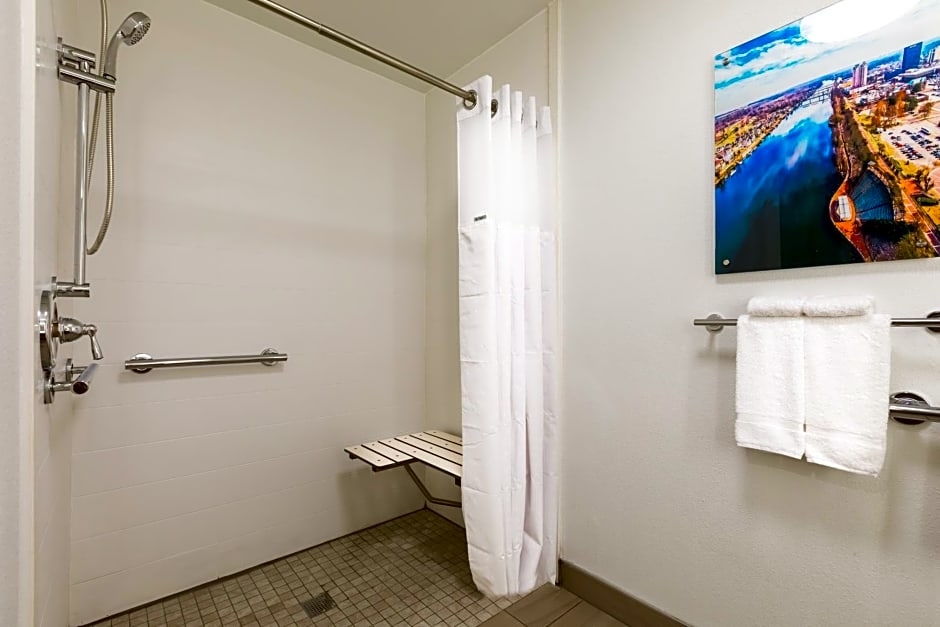 Wingate Augusta Washington Road by Wyndham - Newly Renovated