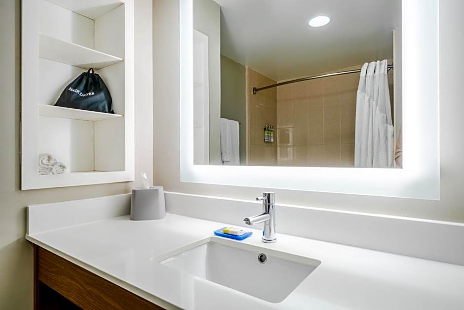 Holiday Inn Express Hotel & Suites Tappahannock By IHG