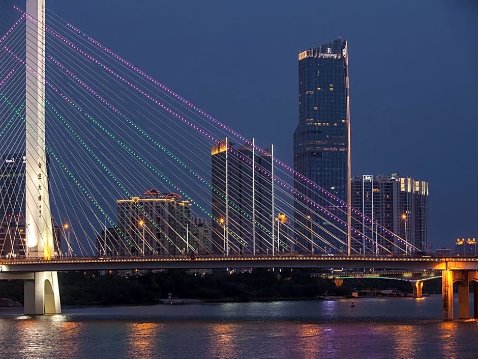 Renaissance by Marriott Huizhou Hotel