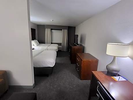 Queen Suite with Two Queen Beds
