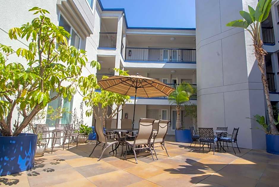 Days Inn by Wyndham Carlsbad
