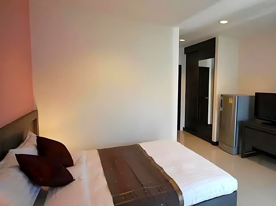 Canaries @38 Hotel by Baan Mina