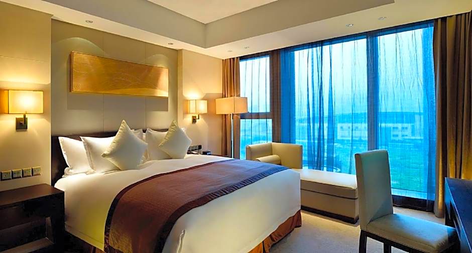 Photo 1 of 6 of Executive Suite