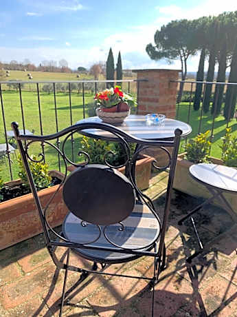 Deluxe One-Bedroom Apartment with Garden View