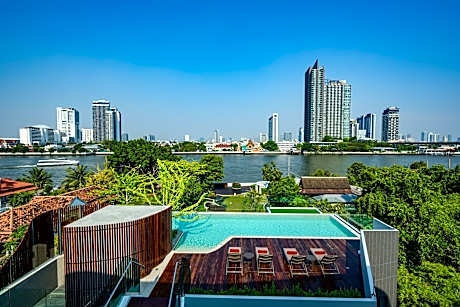 WE HOTEL RIVERFRONT