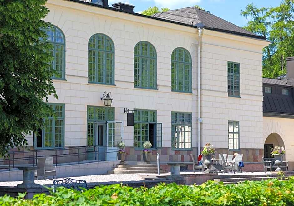 Photo 1 of 50 of Näsby Slott