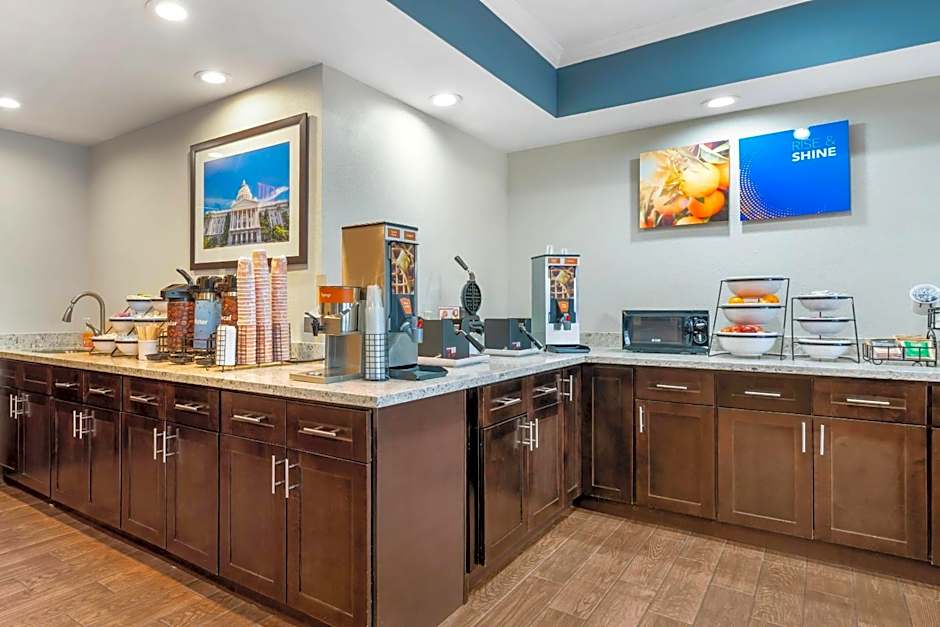 Comfort Inn & Suites Sacramento