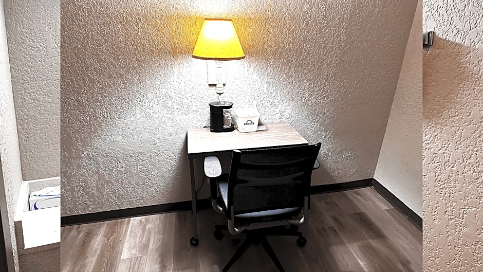 Days Inn by Wyndham Sulphur West