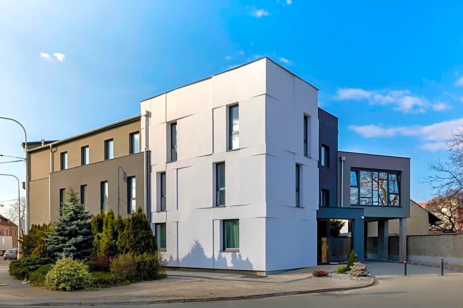 4 SMART HOTEL