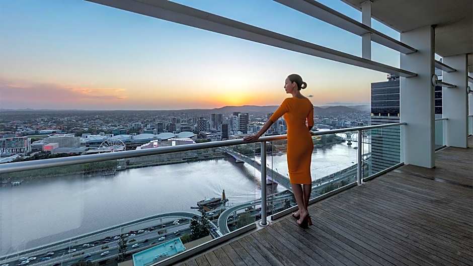 Oaks Brisbane Casino Tower Suites
