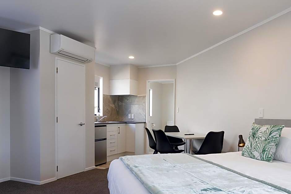 Bks Pohutukawa Lodge