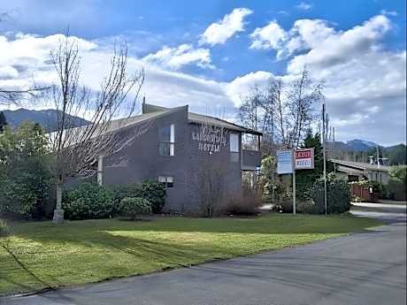 Larchwood Motels