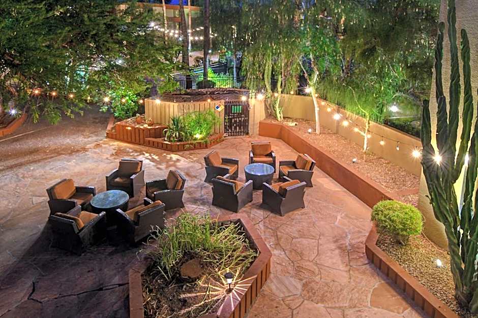 DoubleTree By Hilton Phoenix- Tempe