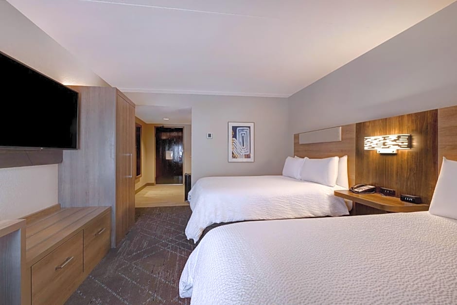Holiday Inn Express & Suites Kansas City KU Medical Center By IHG