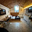 UNDERGROUND Jacuzzi Rooms