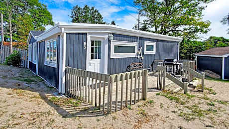 Main Beach River Retreat - Wasaga Beach 1 - Main Strip - 93 Mosley St