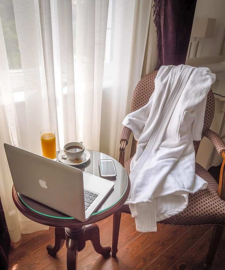 1920s Boutique Hotel and Restaurants