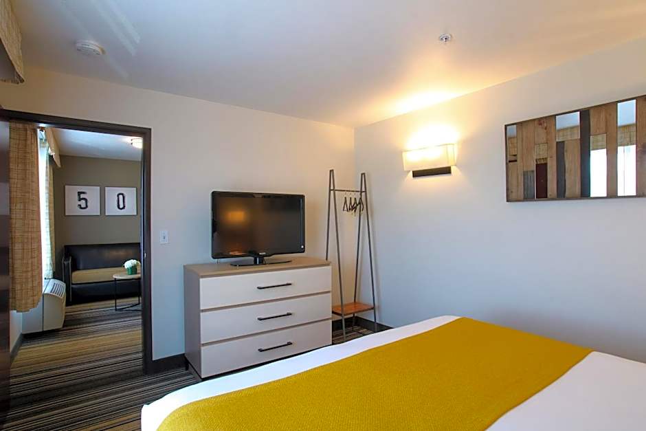 Oxford Suites Spokane Valley