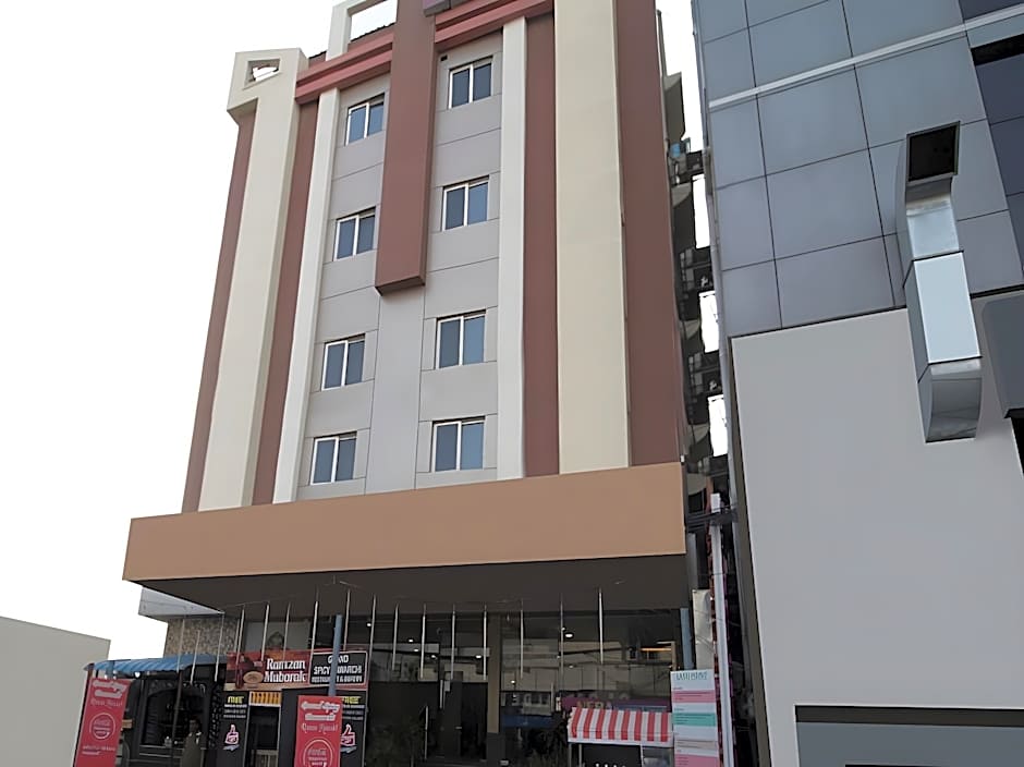 Super Townhouse Oak Madhapur Nera Regency