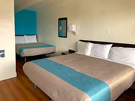 2 Queen Beds | Suite, Non-Smoking, Micfridge