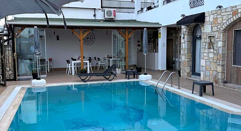 WB WEEKEND HOTEL AND SUITES