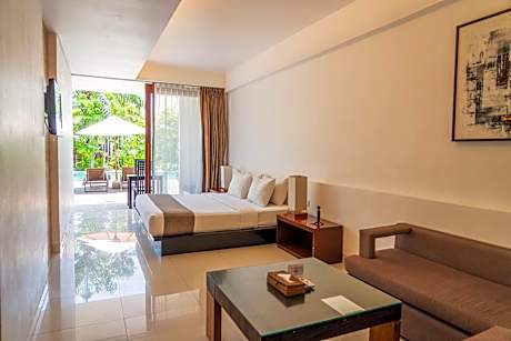 Deluxe Double or Twin Room with Pool View