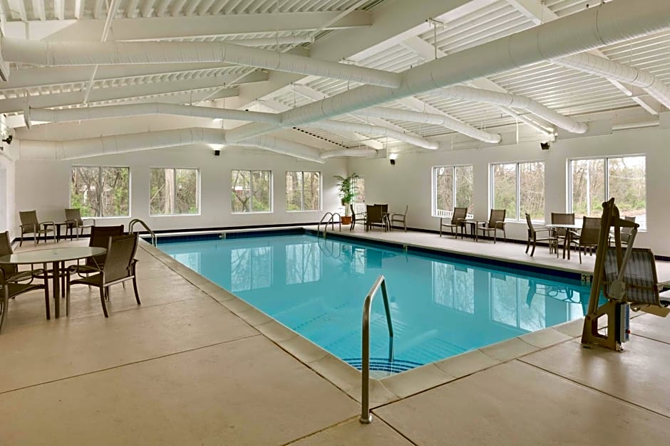 Country Inn & Suites by Radisson, Fredericksburg South (I-95), VA
