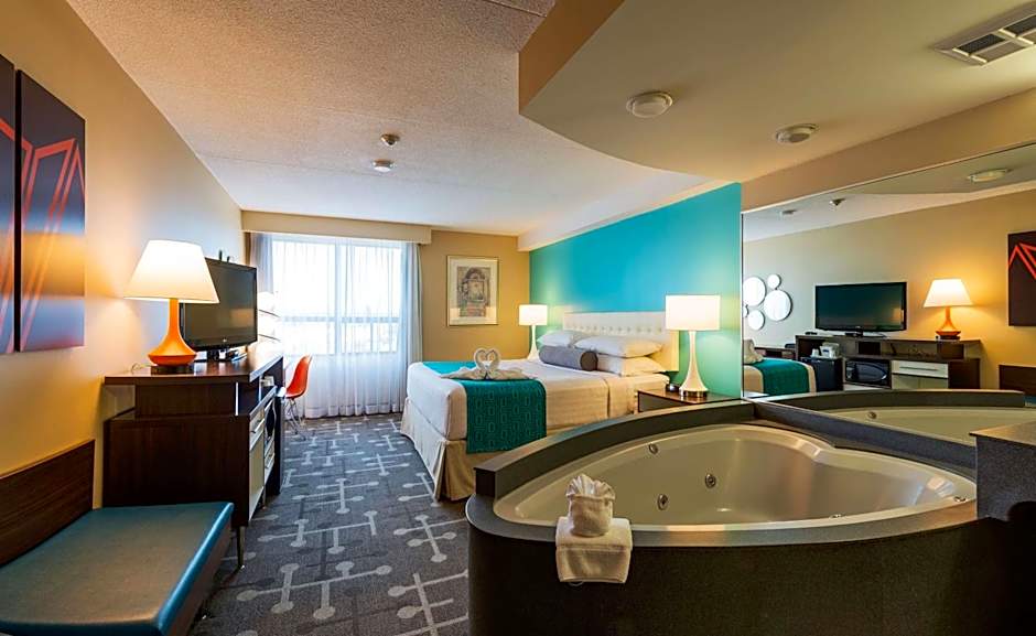 Howard Johnson Hotel by Wyndham by the Falls Niagara Falls