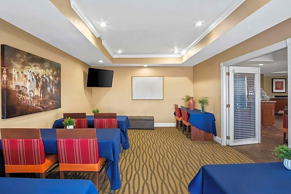 Quality Suites Irving-Las Colinas