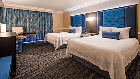 Suite - 1 King 2 Queen Beds, Non-Smoking, Two Bedrooms, Two Bathrooms, 2 Flat Screen Tvs, High Speed